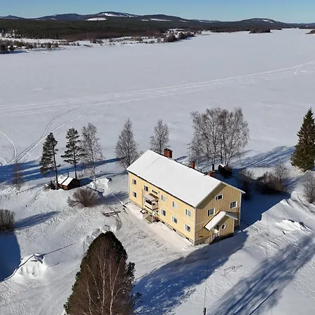 Napapiirin Eraekartano Appartamento Pello