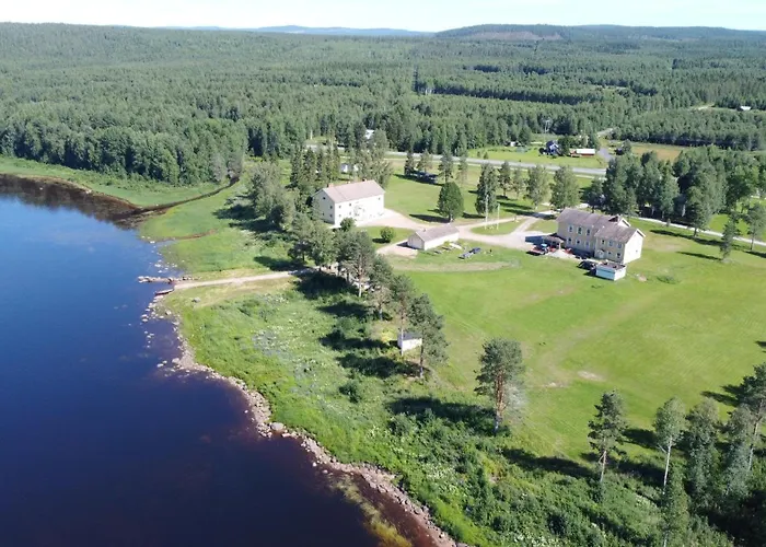 Napapiirin Eraekartano * פלו